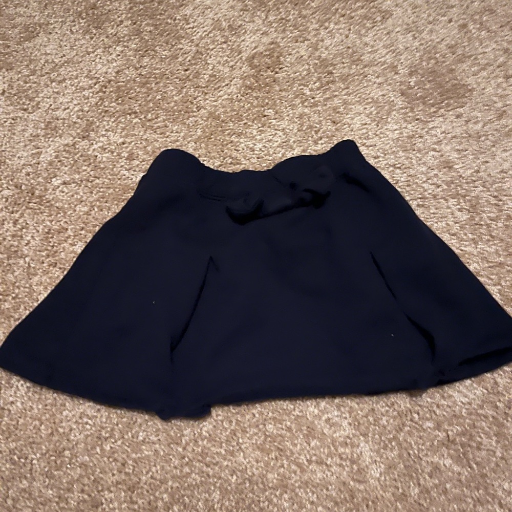 Like new 3T Jillian’s Closet navy skirt.
